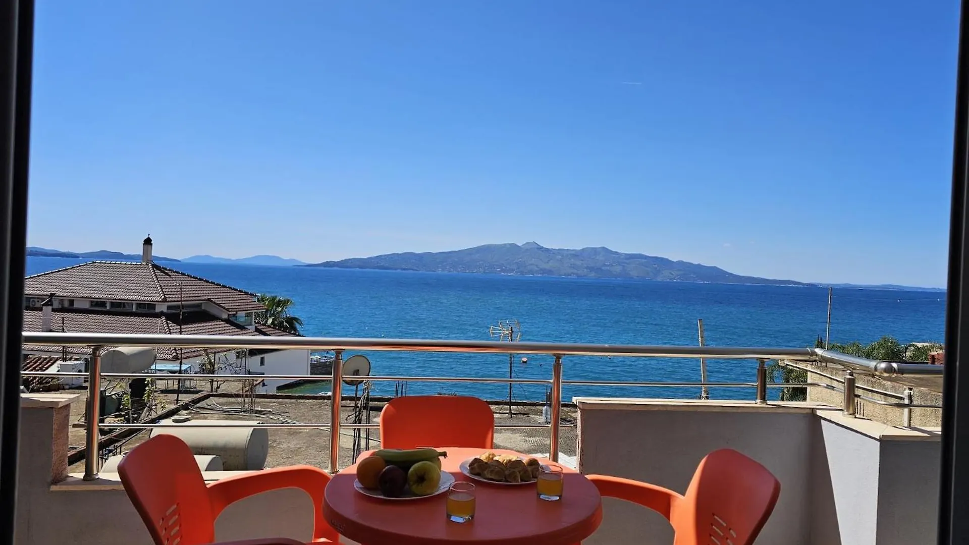Apartment, Next To The Ionian Sea Saranda Appartement