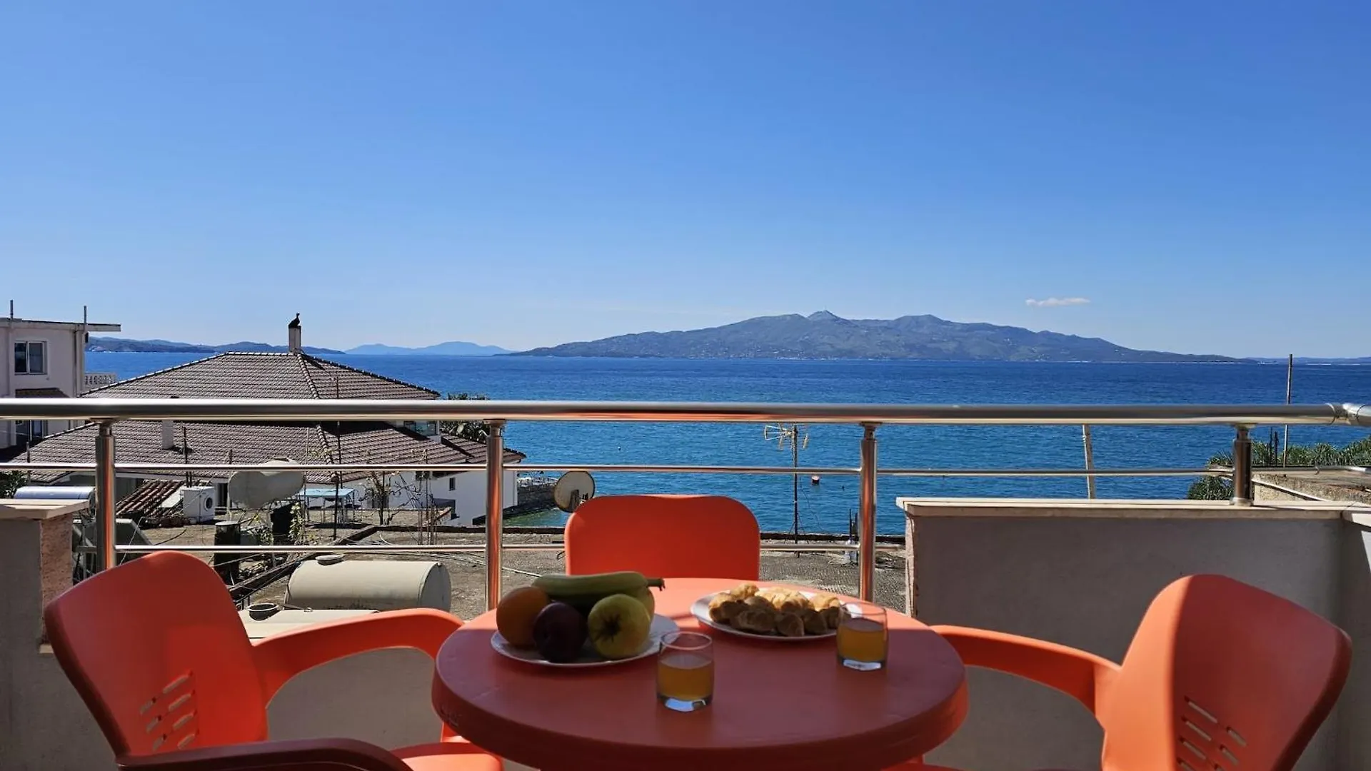Apartment, Next To The Ionian Sea Saranda Appartement